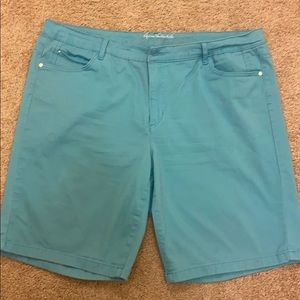Gloria slimming Bermuda shorts 18w